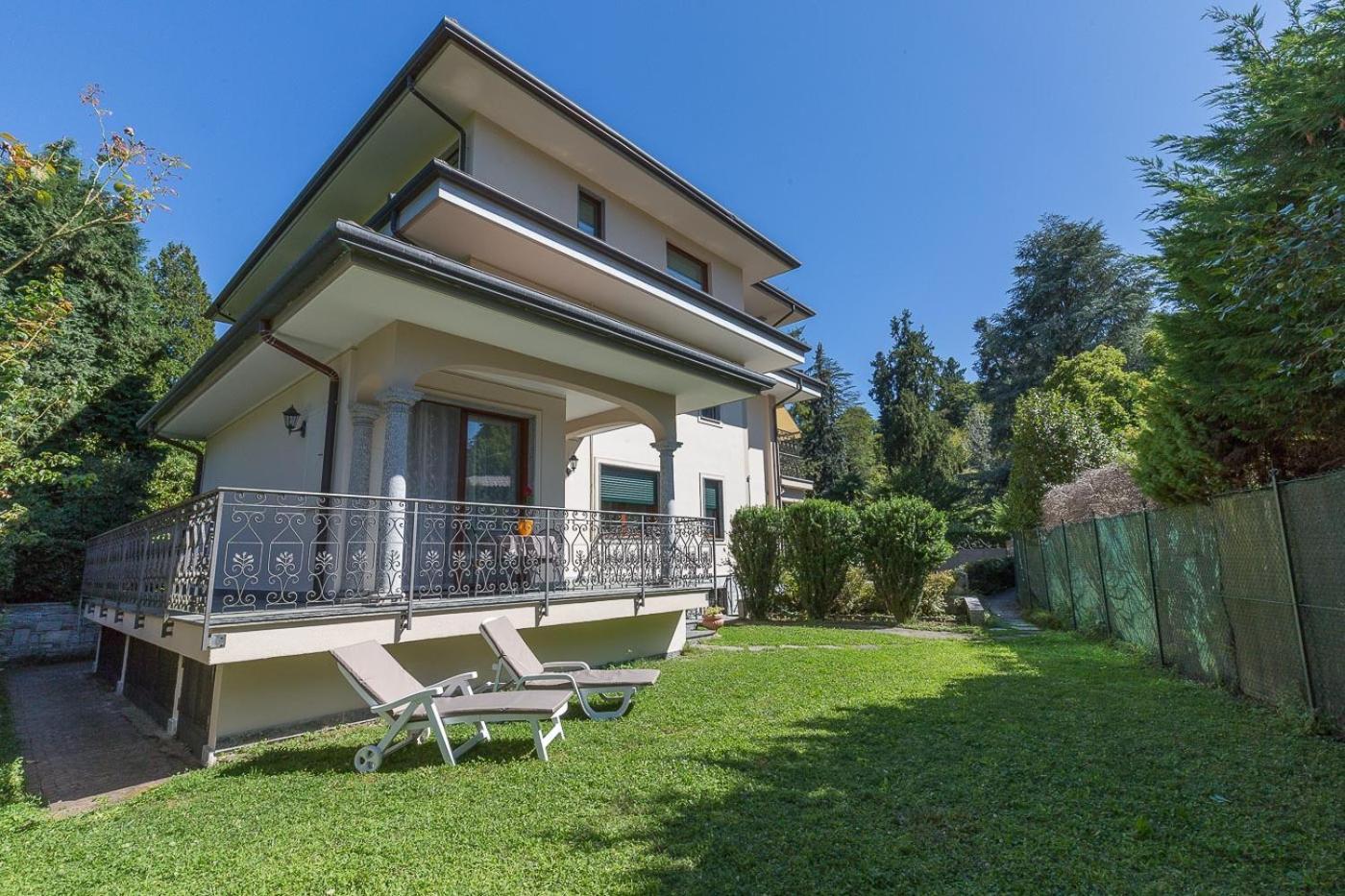 La Petite Dame - Lake Maggiore - 100 M From The Lake Verbania Bagian luar foto